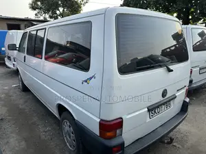 Volkswagen Transporter 2005 White