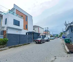 4bdrm Duplex in Osapa london for sale