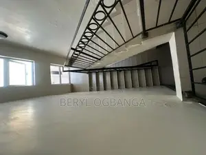 3bdrm Apartment in Chevron for rent