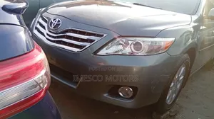 Toyota Camry XLE V6 4dr Sedan (3.5L 6cyl 6A) 2011 Green