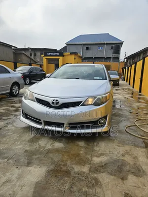 Toyota Camry SE 4dr Sedan (2.5L 4cyl 6A) 2012 Silver