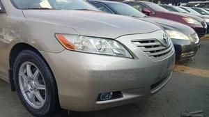 Toyota Camry LE 4dr Sedan (2.4L 4cyl 5A) 2009 Gold