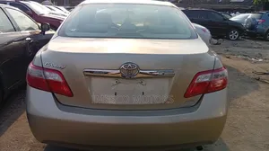 Toyota Camry LE 4dr Sedan (2.4L 4cyl 5A) 2009 Gold