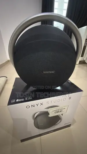 Onyx Studio 8 Speaker