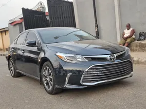 Toyota Avalon XLE Premium FWD Sedan (3.6L 6cyl 6A) 2016 Blue