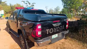 Toyota Hilux 2020 Black