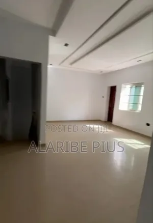 3bdrm Duplex in Estate, Kado for rent