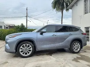 Toyota Highlander Limited 2021 Blue
