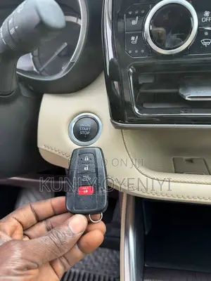 Toyota Highlander Limited 2021 Blue