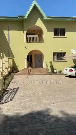 4bdrm Duplex in Wuse 2 for rent
