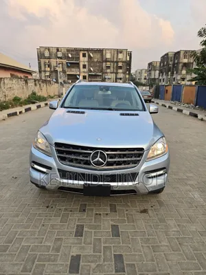 Mercedes-Benz M Class ML350 4dr SUV (3.5L 6cyl 7A) 2015 Blue