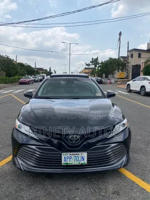 Toyota Camry XLE FWD (2.5L 4cyl 8AM) 2018 Black