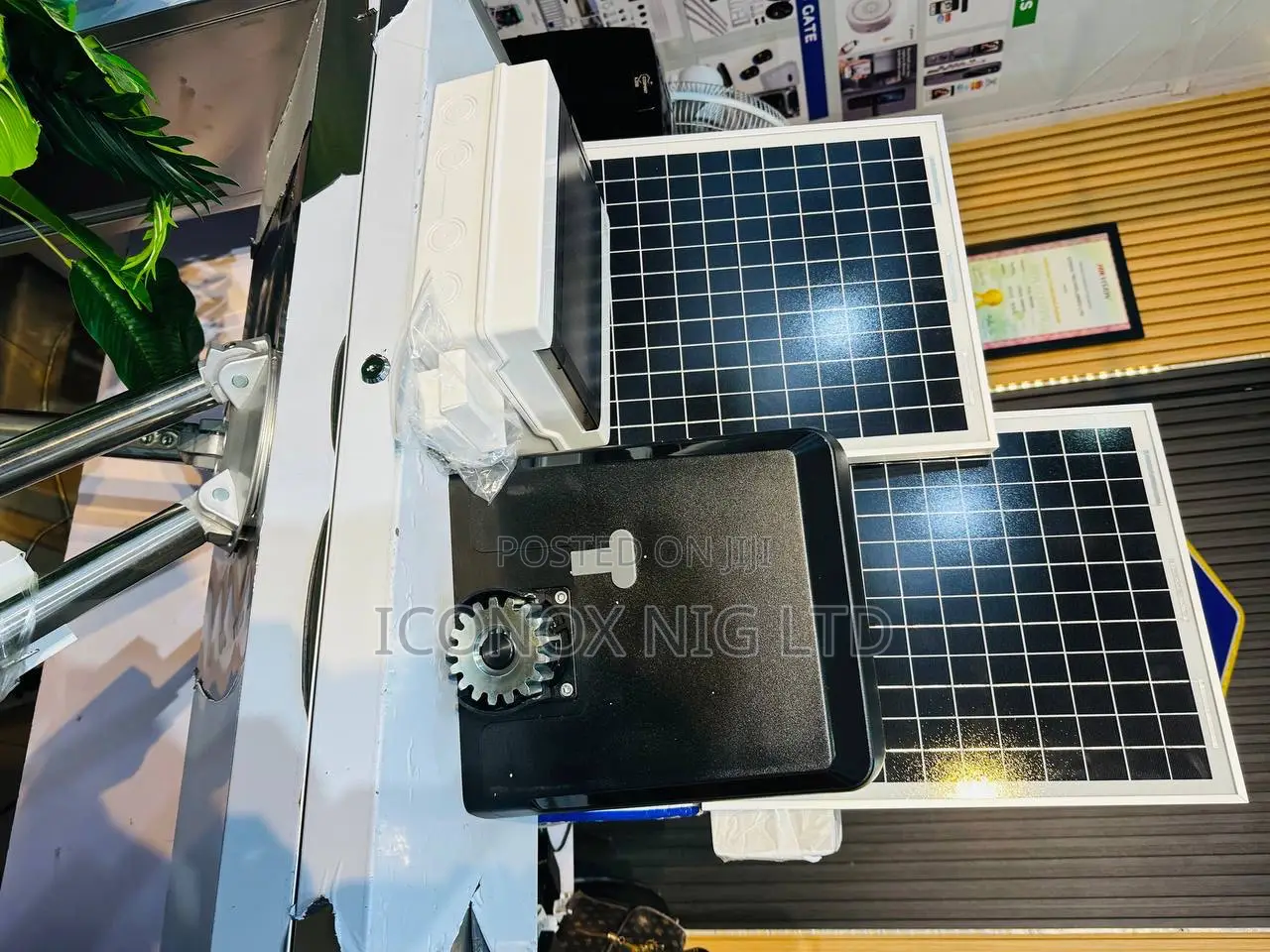 Dc10 Smart Gate Operator With Solar Panel Batteries and App