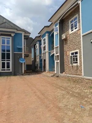 3bdrm Block of Flats in Benin City for sale