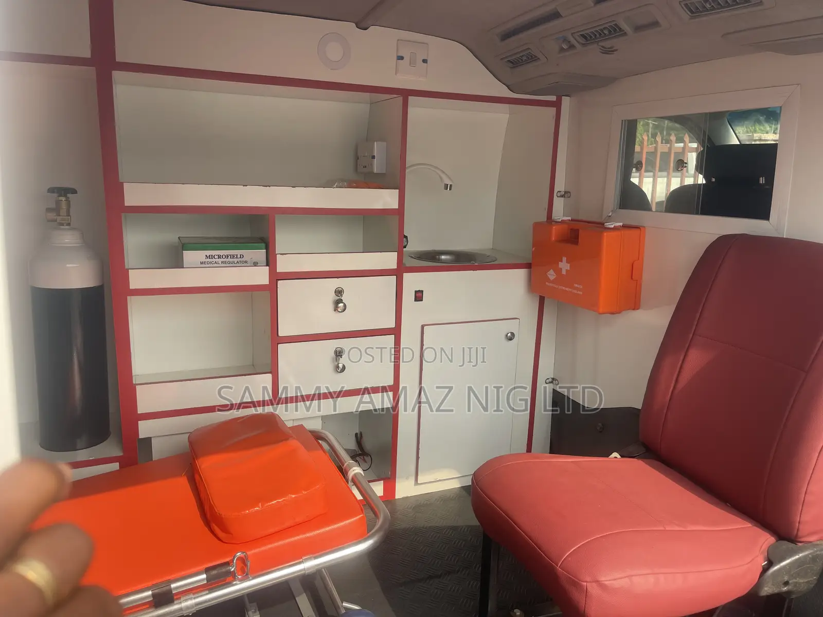 Toyota HiAce 2014 White