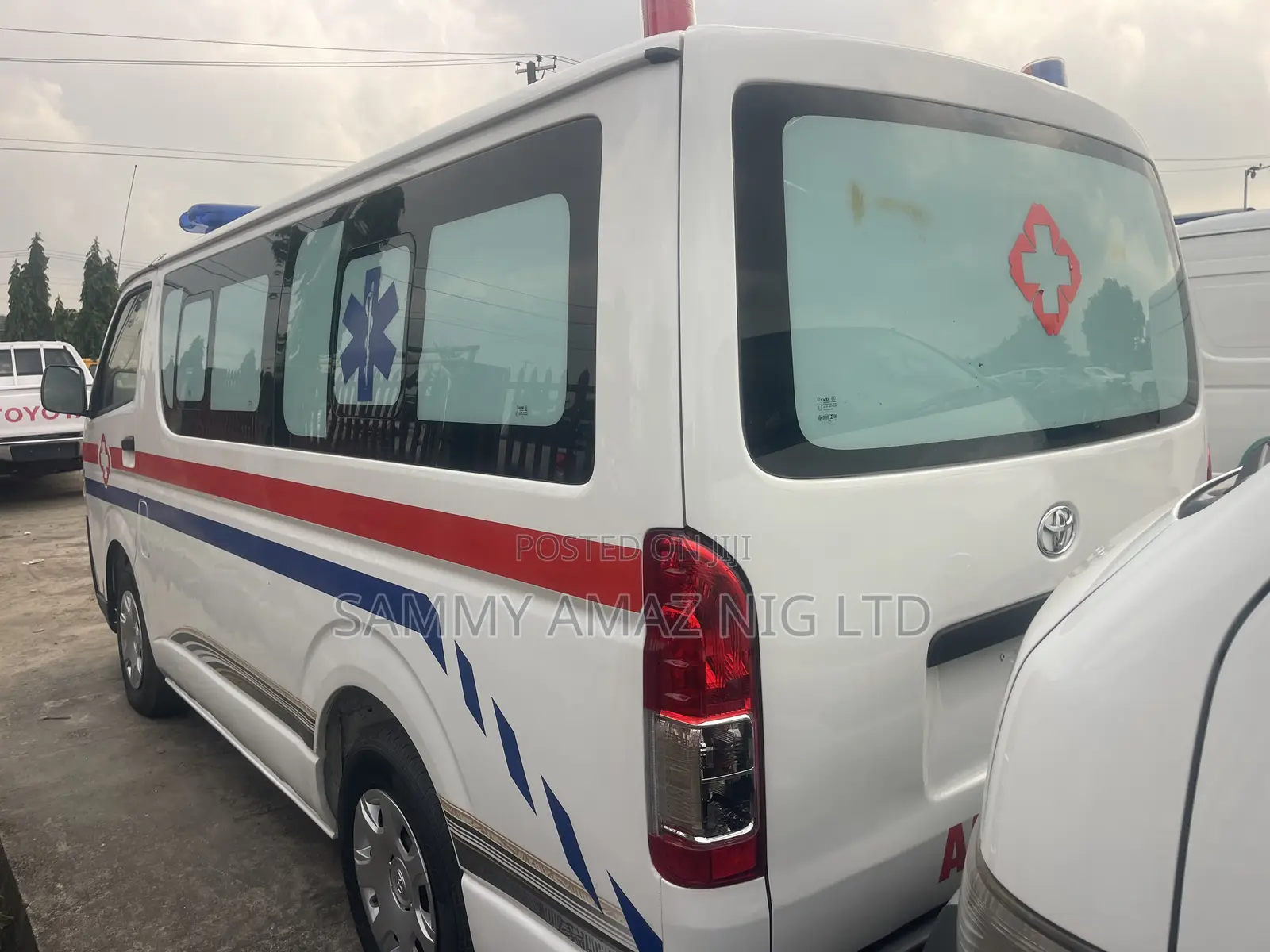 Toyota HiAce 2014 White