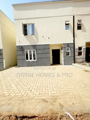4bdrm Duplex in Life Camp for rent