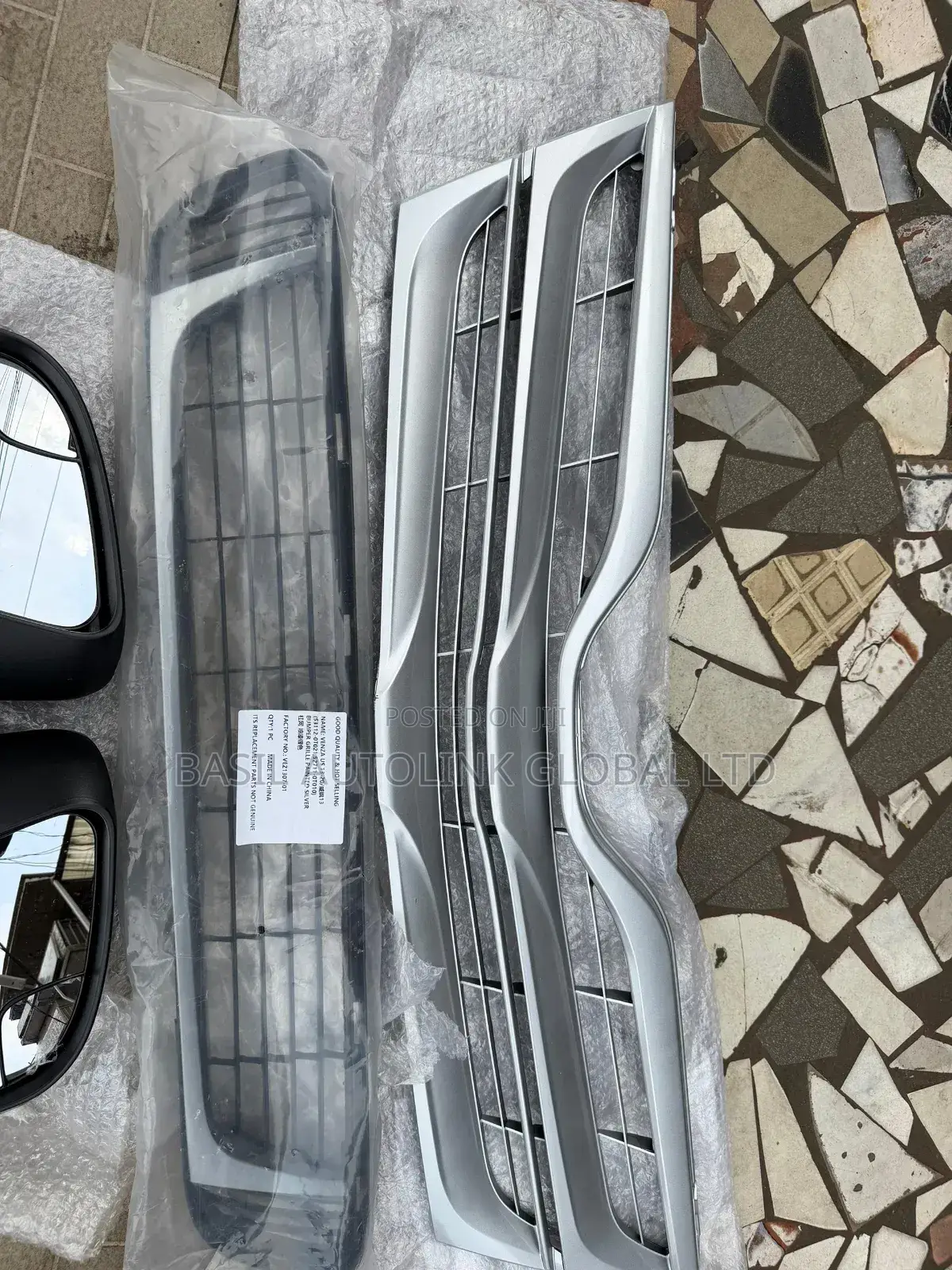 Front Grille Venza 2015