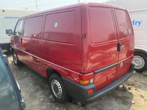 Volkswagen Transporter 2005 Red