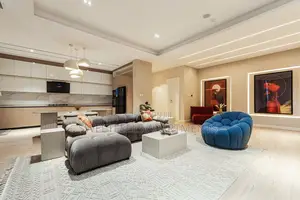 Cozy 2 Bedroom Apartment