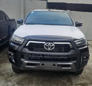 New Toyota Hilux 2025 Black
