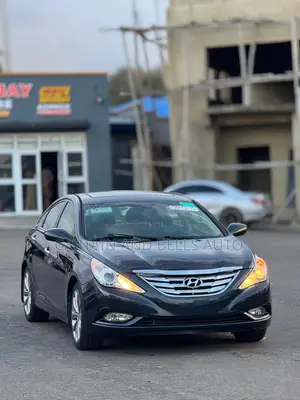 Hyundai Sonata Limited 2.0T Sedan (2.0L 4cyl 6A) 2013 Black