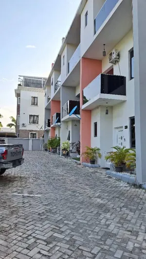 4bdrm Duplex in Wuye Abuja for sale