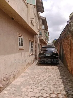 3bdrm Block of Flats in Off Ago-Palace Way for sale