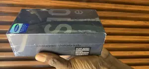 New Samsung Galaxy S10e 128 GB Black