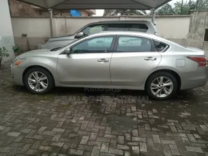 Nissan Altima 2014 Silver