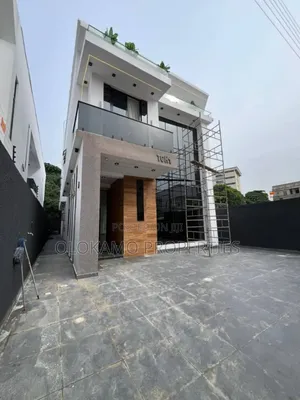 5bdrm Duplex in Chevron for sale