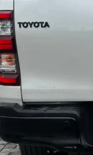 New Toyota Hilux 2024 White