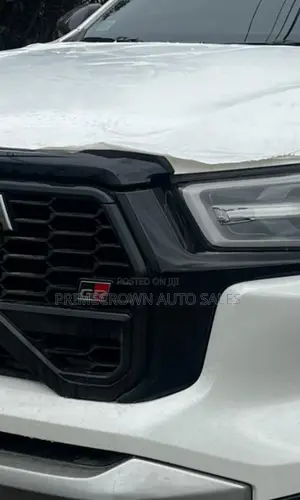 New Toyota Hilux 2024 White