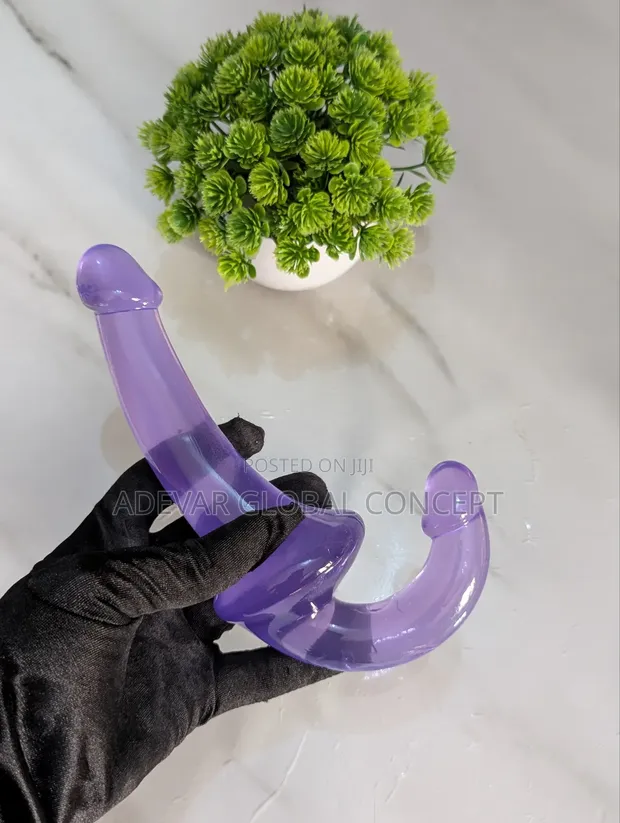 lesbian sex toys The Best Lesbian Sex Toys, From Scissoring to Strap-Ons main image 1