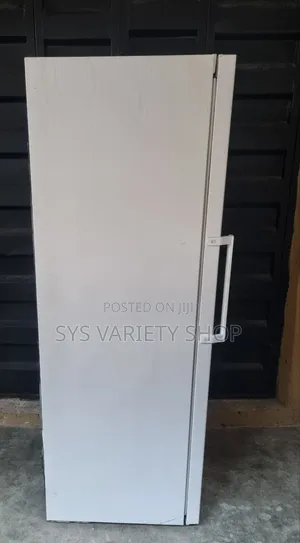 Bosch Upright Freezer 246l ( No Frost)
