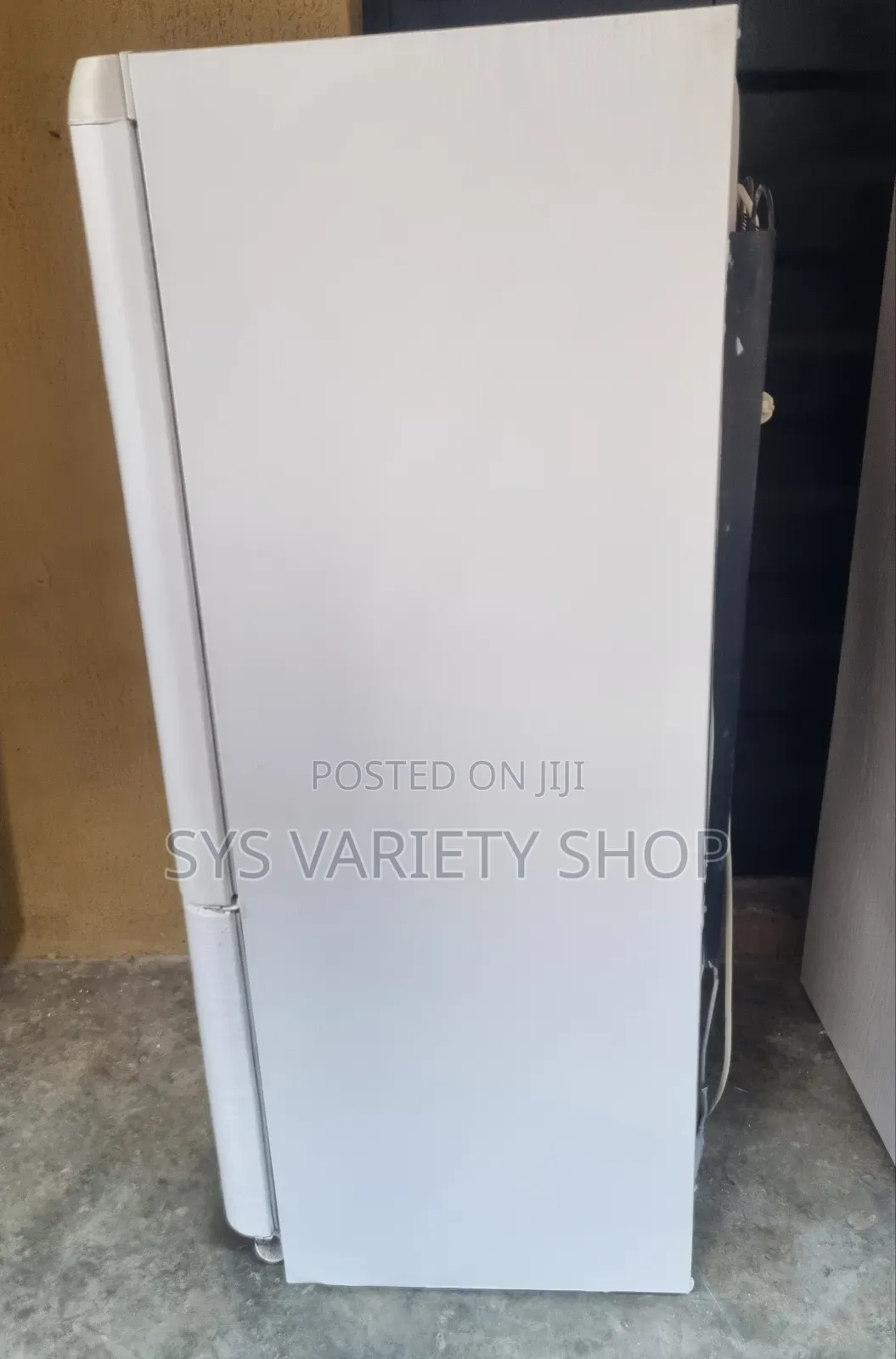 Refrigerator Indesit 255l