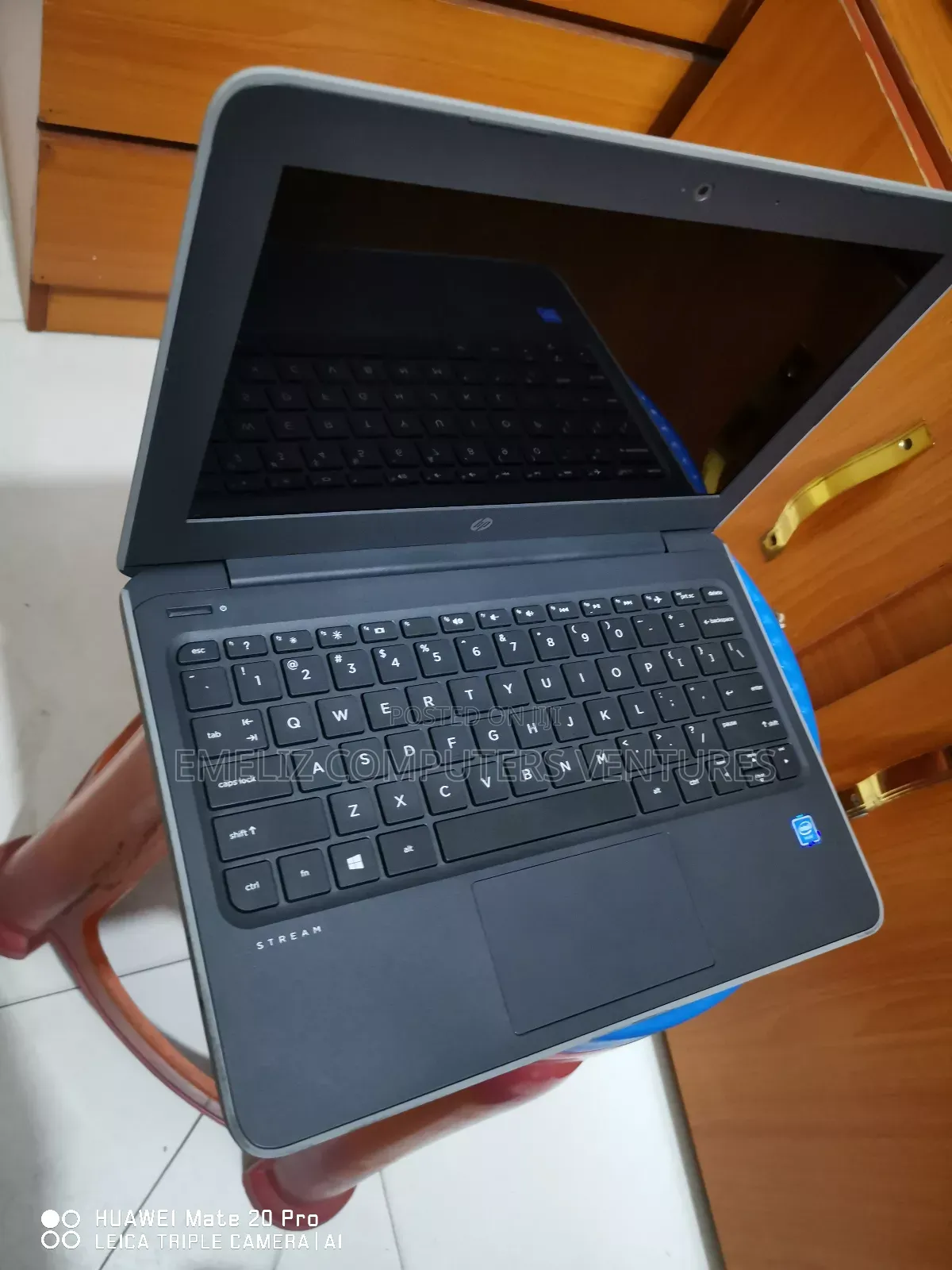 New Laptop HP Stream 11 4GB Intel Celeron SSD 128GB