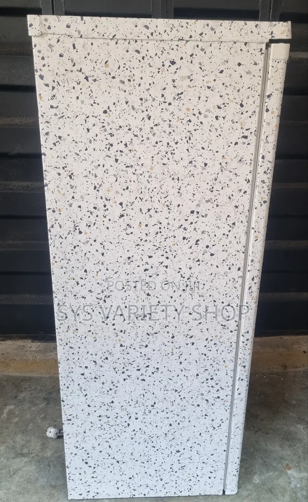 Hanseatic Single Door Fridge 
246l