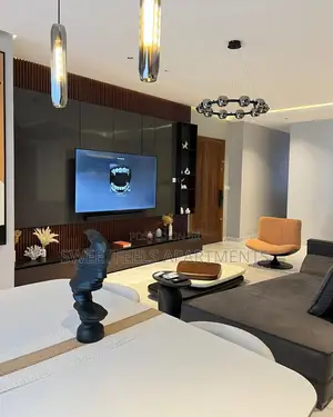 Luxurious Two Bedroom High Rise Apartment