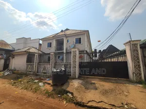 3bdrm Block of Flats in Irhirhi Off Airport for sale