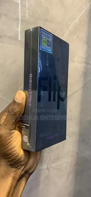New Samsung Galaxy Z Flip4 256 GB Purple