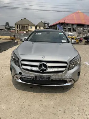 Mercedes-Benz GLA 250 2017 Silver