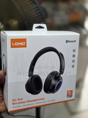Headset With Noise Cancelling