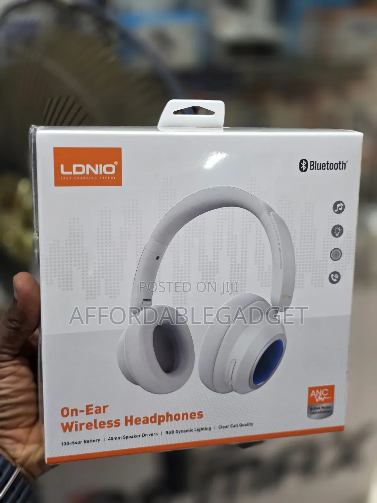 Headset With Noise Cancelling