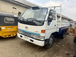 Toyota Dyna 150 Normal Hand Six Tyres 3y Engine.