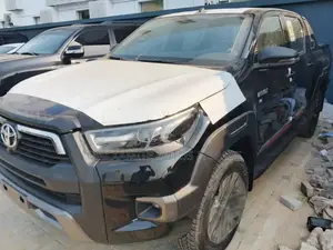 New Toyota Hilux 2025 Black