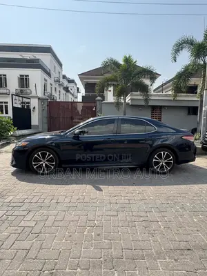 Toyota Camry SE FWD (2.5L 4cyl 8AM) 2018 Teal
