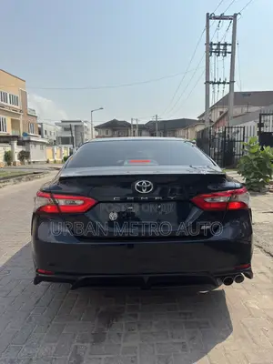 Toyota Camry SE FWD (2.5L 4cyl 8AM) 2018 Teal