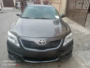 Toyota Camry SE 4dr Sedan (2.5L 4cyl 6AM) 2010 Gray