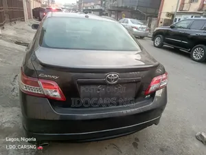 Toyota Camry SE 4dr Sedan (2.5L 4cyl 6AM) 2010 Gray
